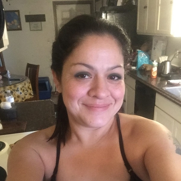 Poshmark profile picture for @peon